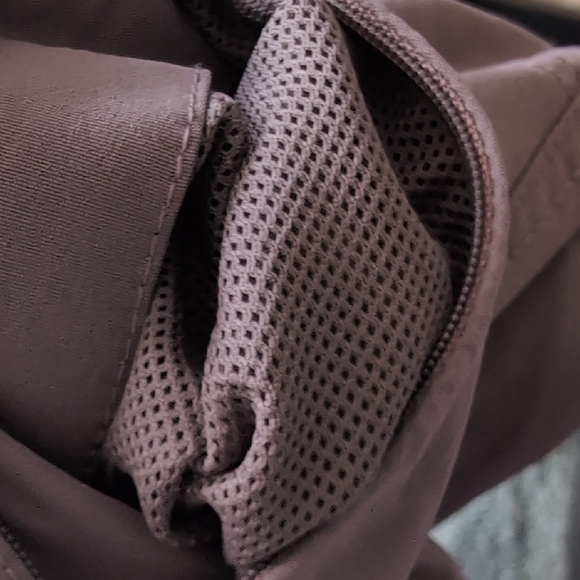 Kirkland Signature Ladies' Ankle Length Travel Pant, 6M Burgundy - Picture 7 of 10